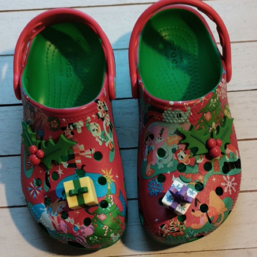 CROCS Red and Green Special Edition Festive Slip On's NWOT